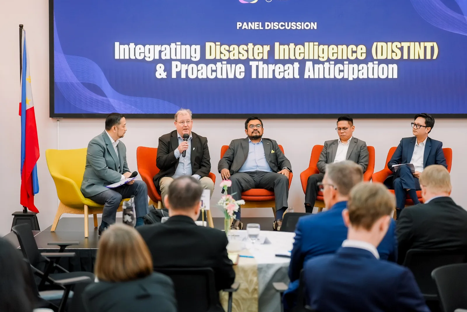 Matthias Burell takes part in the forum’s discussions on preparedness, resilience, and community readiness.